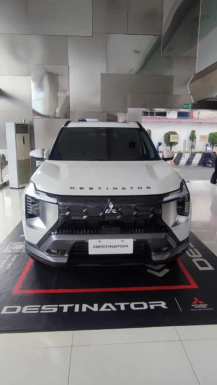 Foto tambahan 1 — Destinator vs Xforce HEV: Mana SUV Mitsubishi yang Cocok untuk Anda?