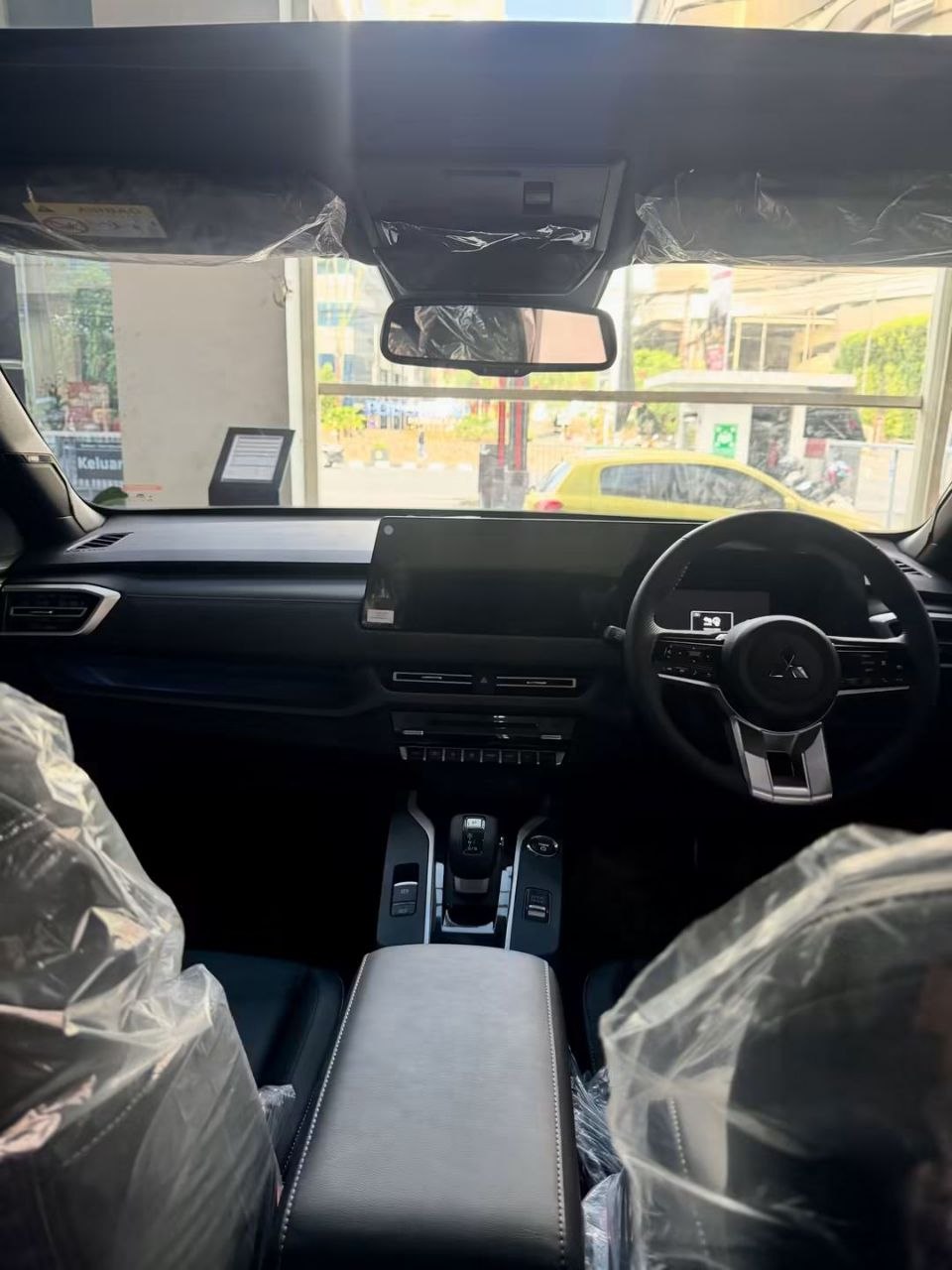 Foto tambahan 2 — Xforce HEV vs Toyota Yaris Cross Hybrid: Mana Compact SUV Hybrid Terbaik?